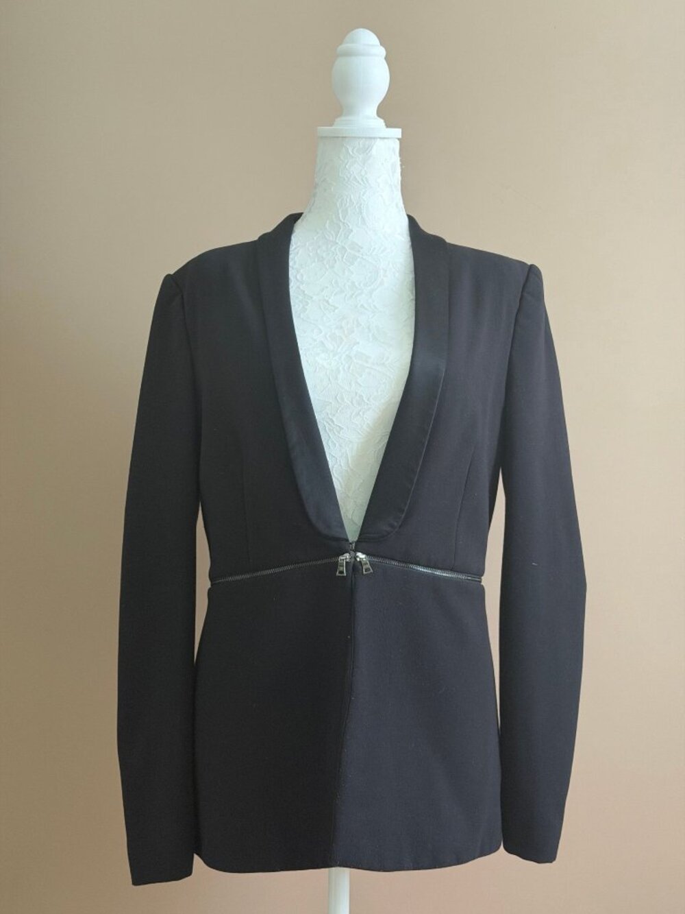 BCBGMAXAZRIA black blazer Size M